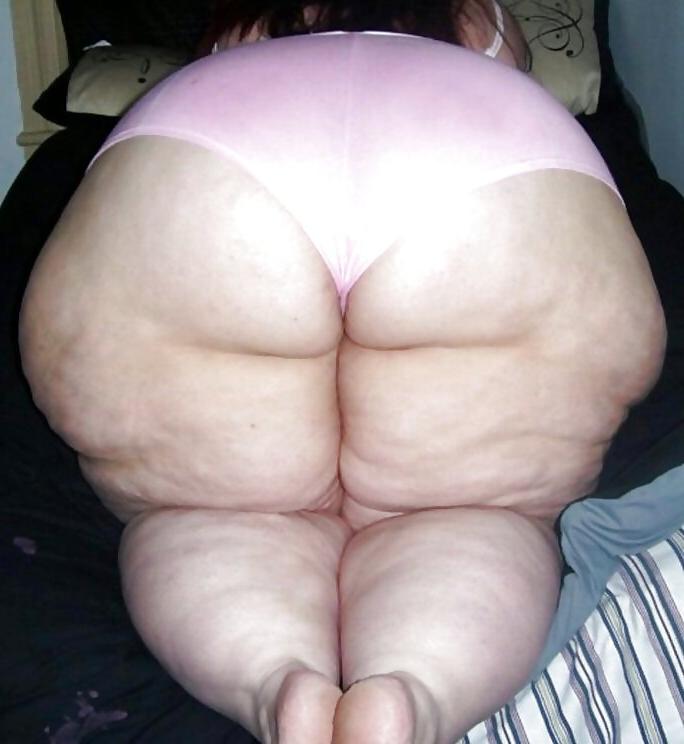 19P Ass and pussy bent over from behind - no faces - 9