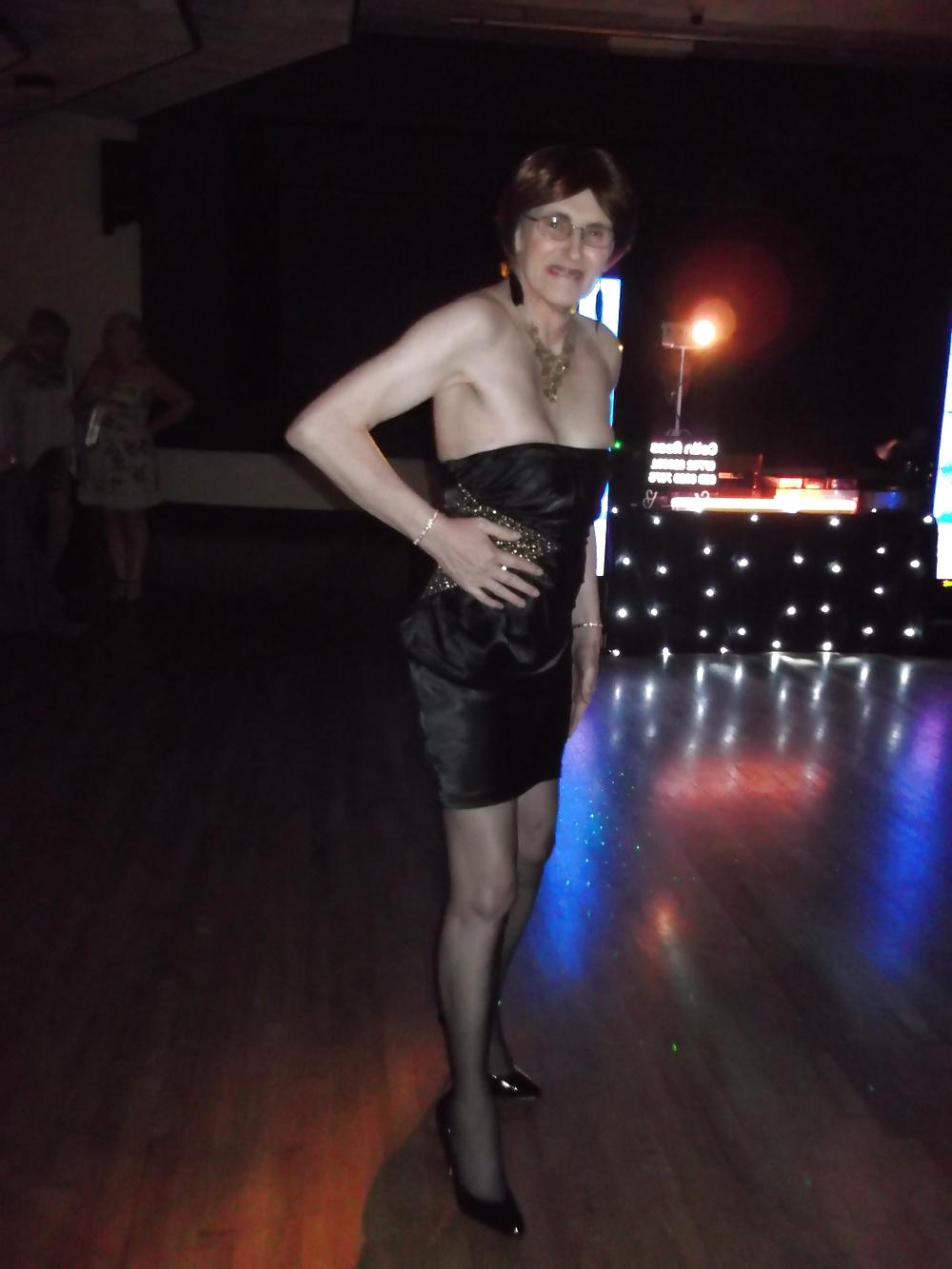 6P Me out for the night at a TV disco