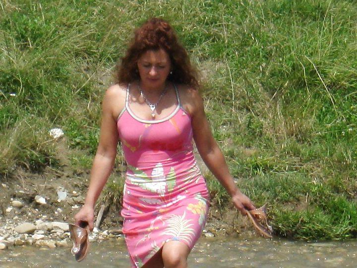 20P Dutch mature mom. How would you fuck her?