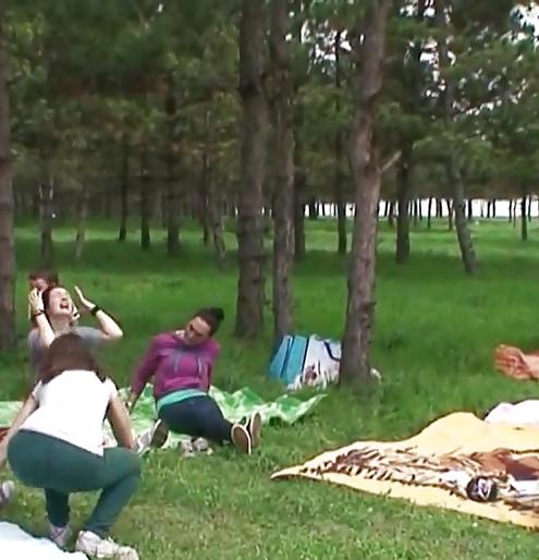 24P Spy barbecue old + young romanian