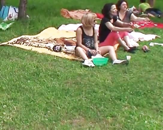 24P Spy barbecue old + young romanian