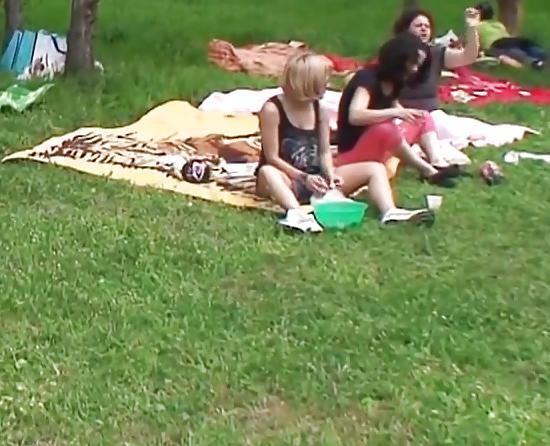 24P Spy barbecue old + young romanian