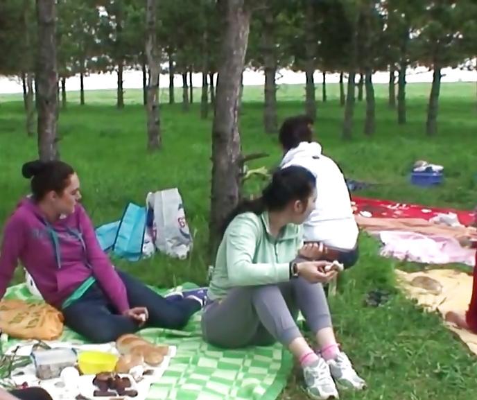 24P Spy barbecue old + young romanian