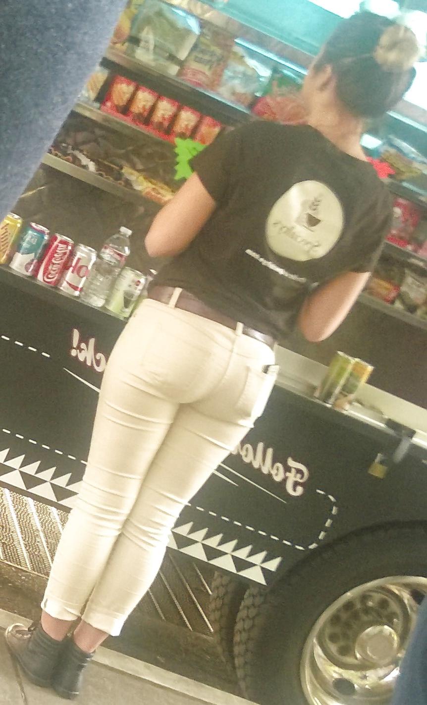 8P Pawg in tight tan jeans