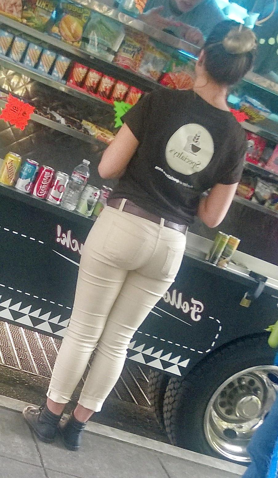 8P Pawg in tight tan jeans