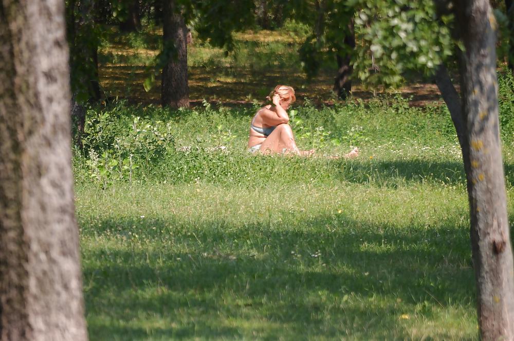 22P Grandmother to sunbathe in the park