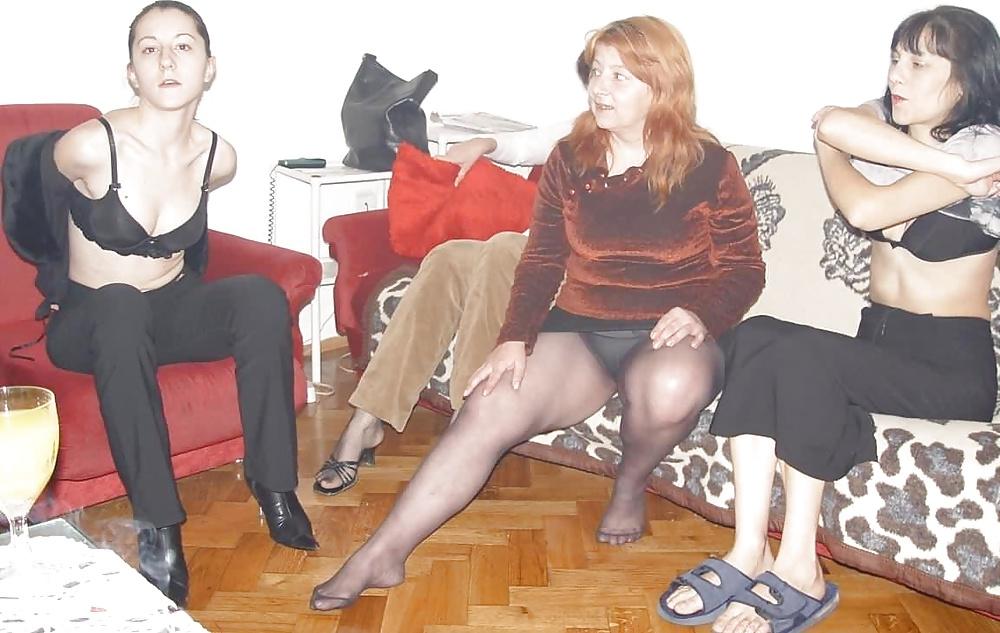 25P Women in panties under pantyhose.4