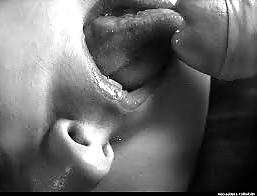 25P B&W Oral Sex Pictures Found on the Web