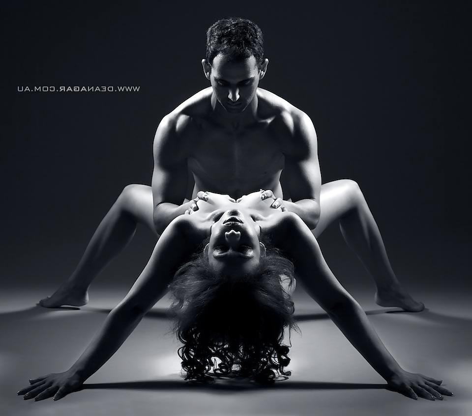 25P B&W Oral Sex Pictures Found on the Web