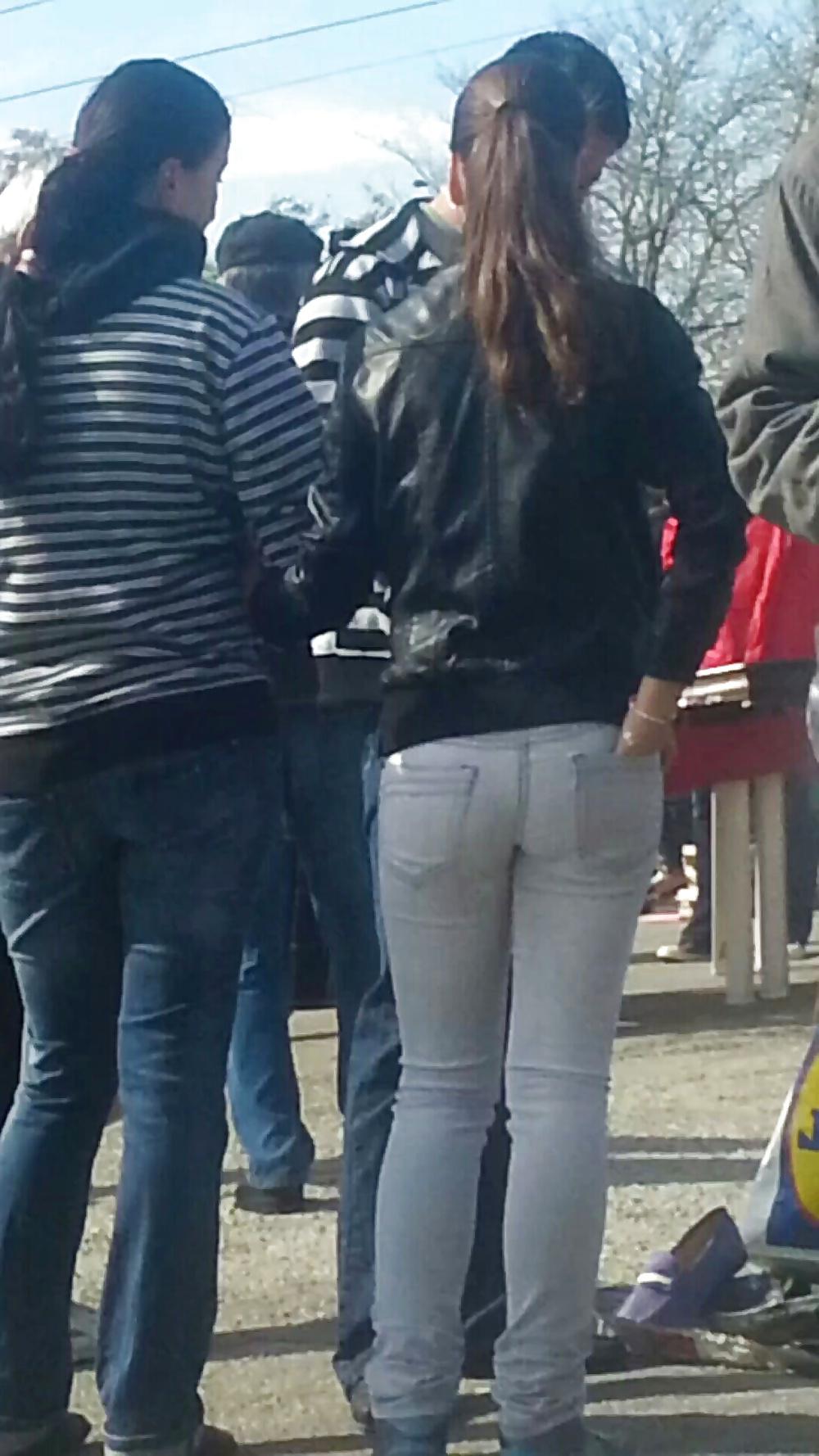 4P Ass old + young romanian-fata si masa