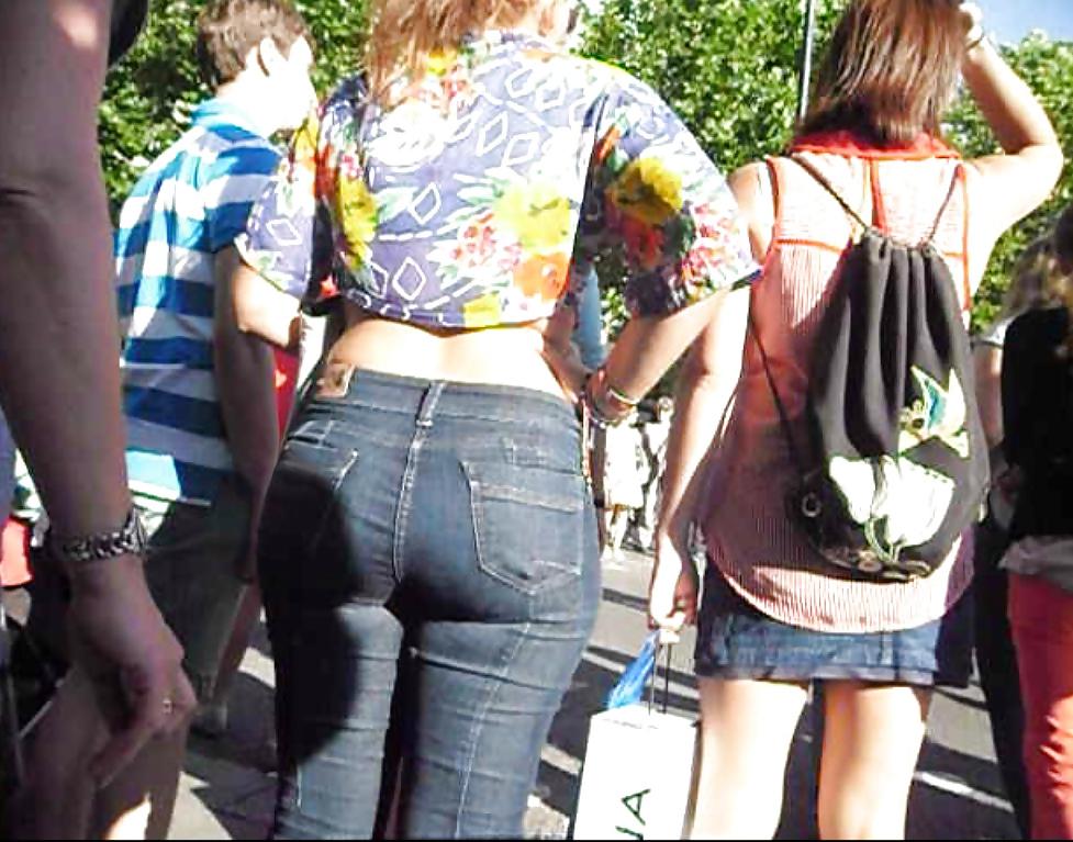 15P PAWG redhead in tight jeans on the street