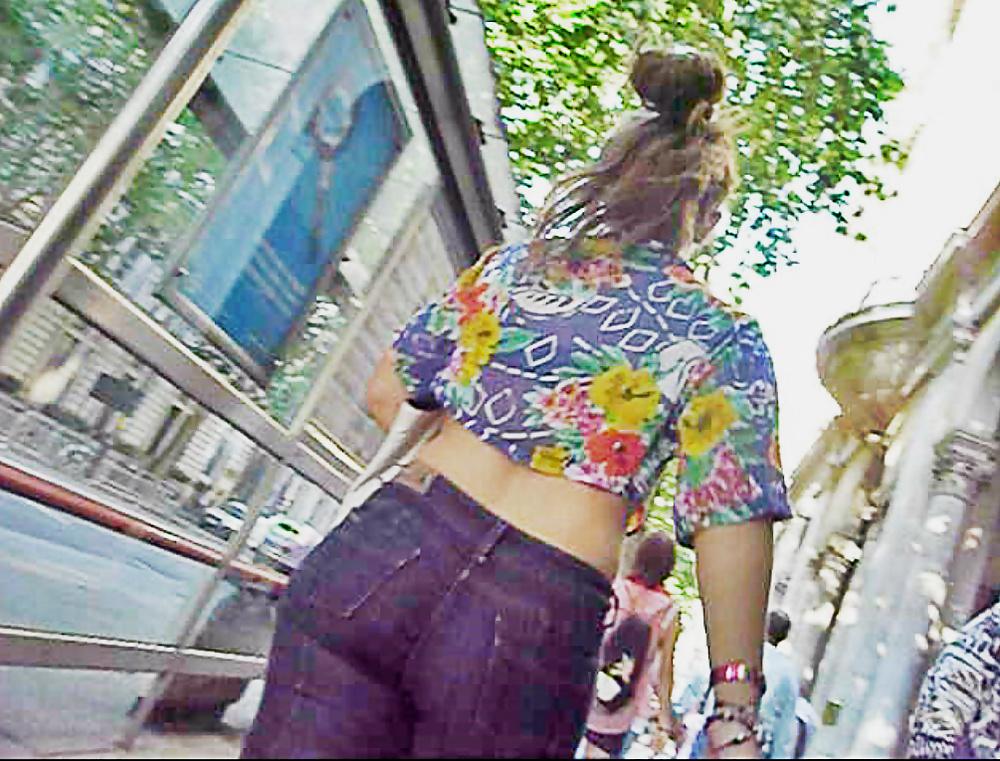 15P PAWG redhead in tight jeans on the street