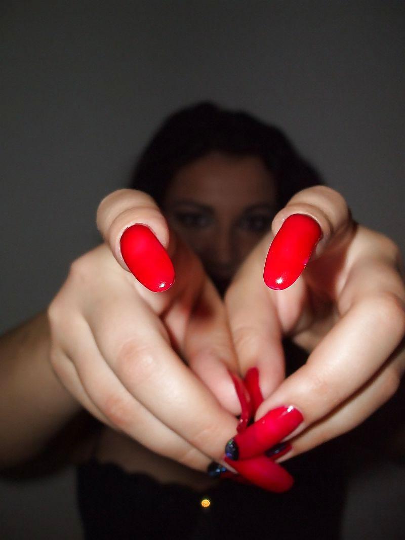6P Red Nails 