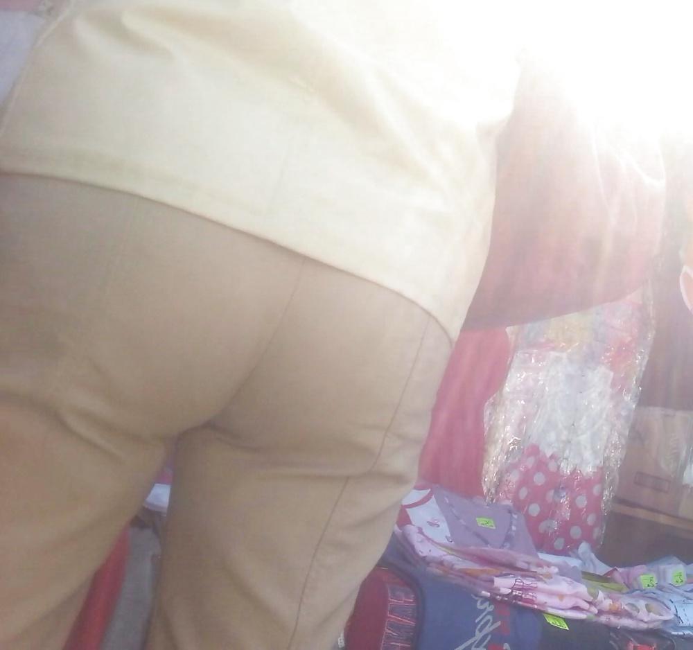 7P Sexy mature ass romanian - baba cu gaozu spart