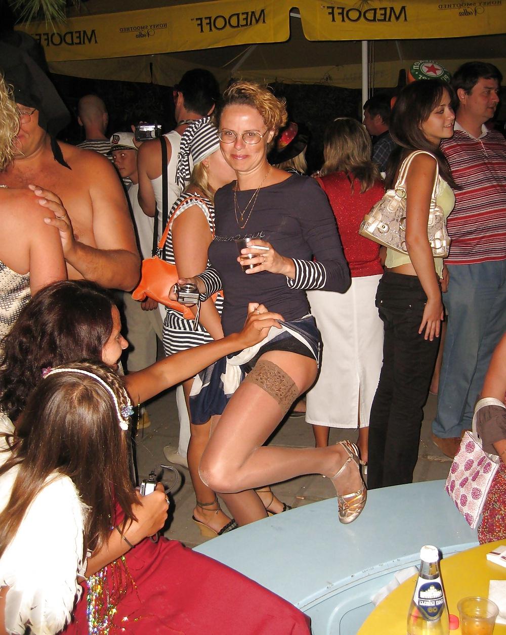 25P Only the best amateur mature ladies.20