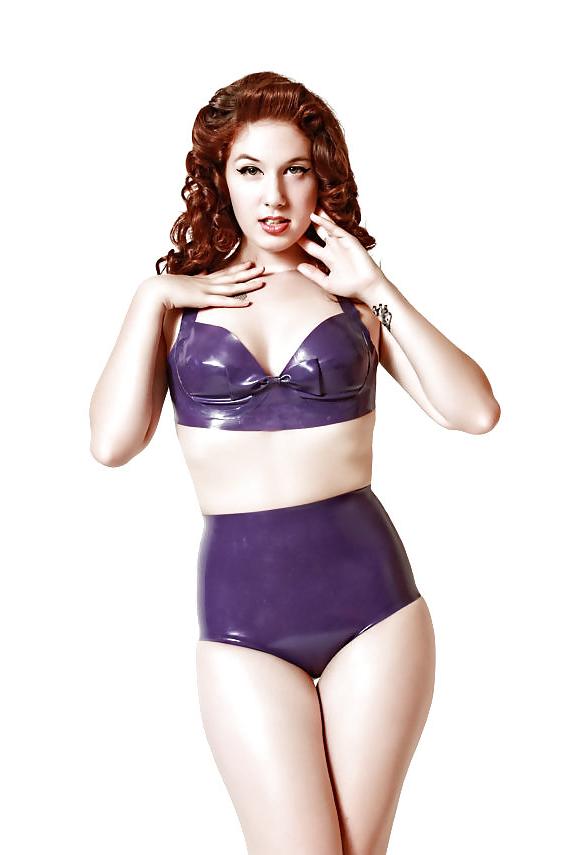 25P Gorgeous Latex Dolles 2