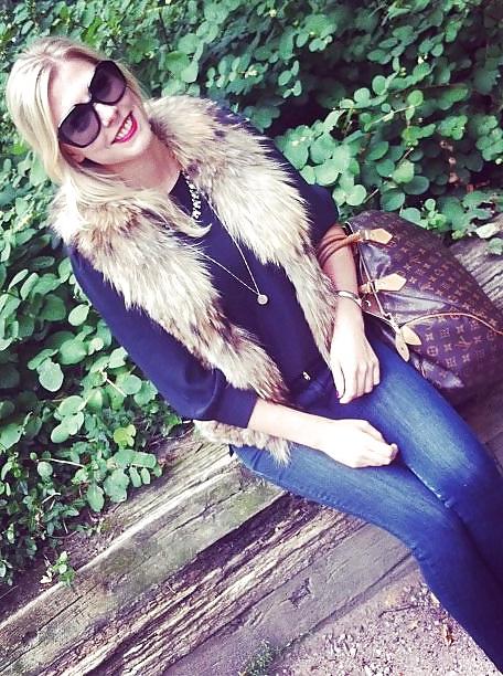 7P Carolin 30 Yars old and a Friend of my Cousine 