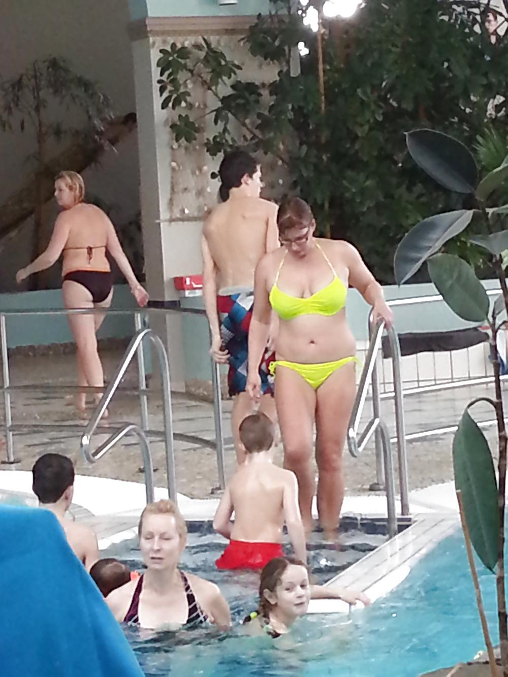 10P Pool side pics