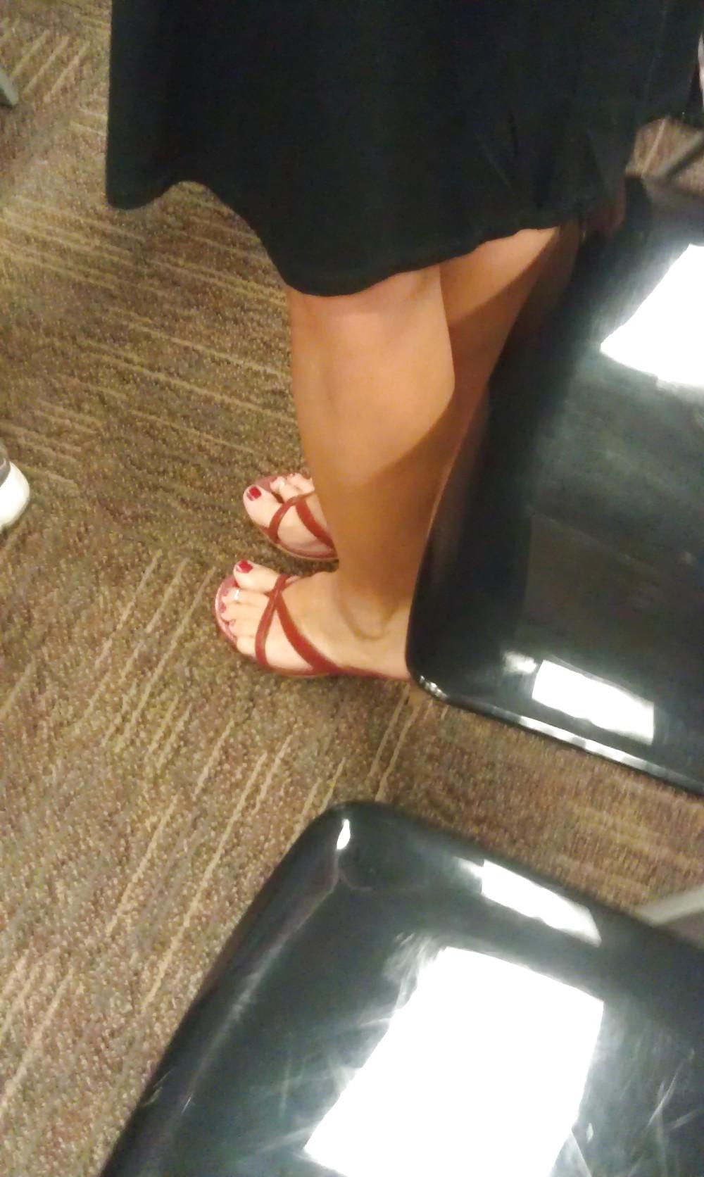 16P Daddy's Candid Foot Shots