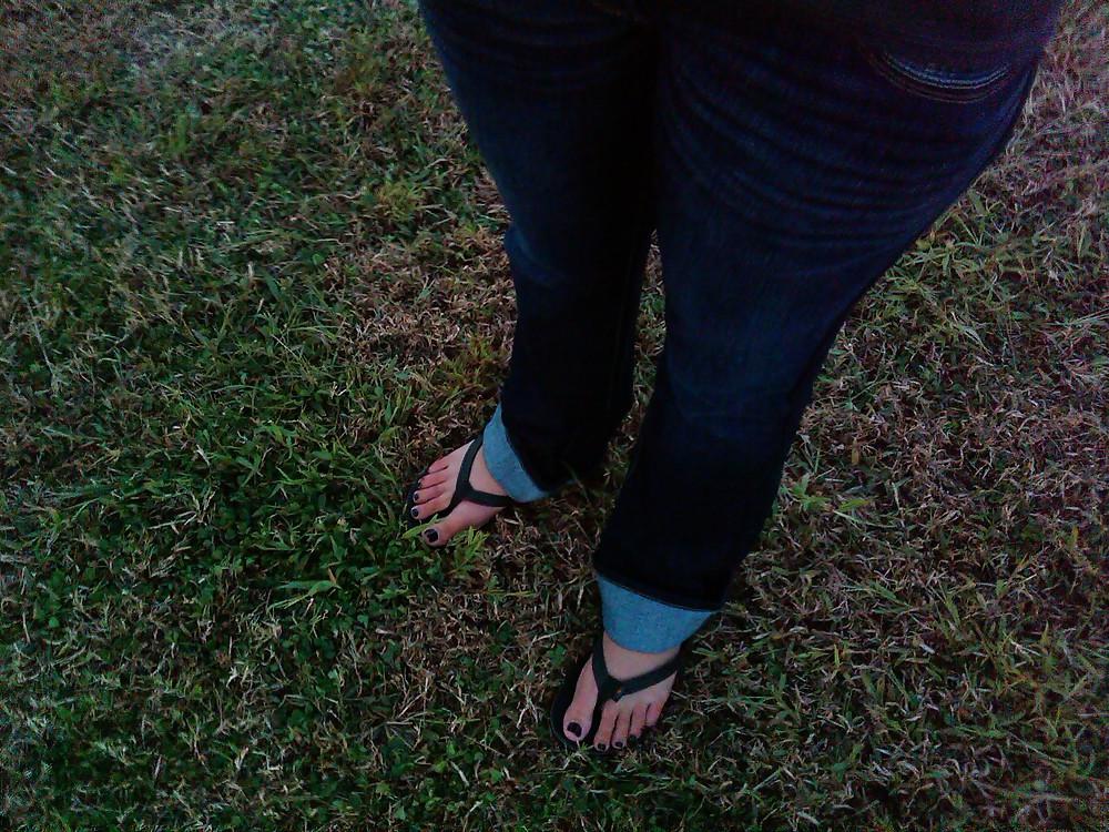 16P Daddy's Candid Foot Shots