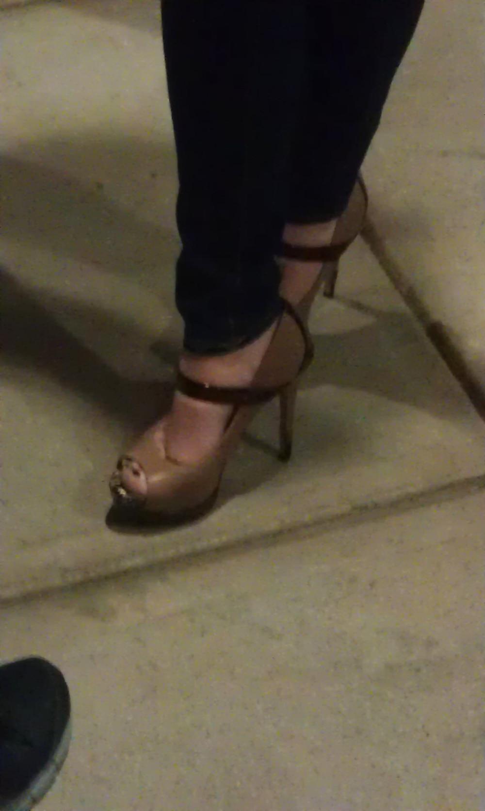 16P Daddy's Candid Foot Shots