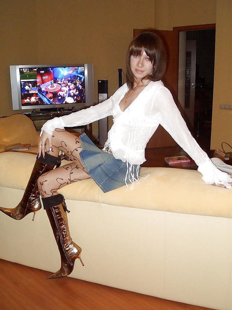 25P She's Soo Sexy In Pantyhose!!!