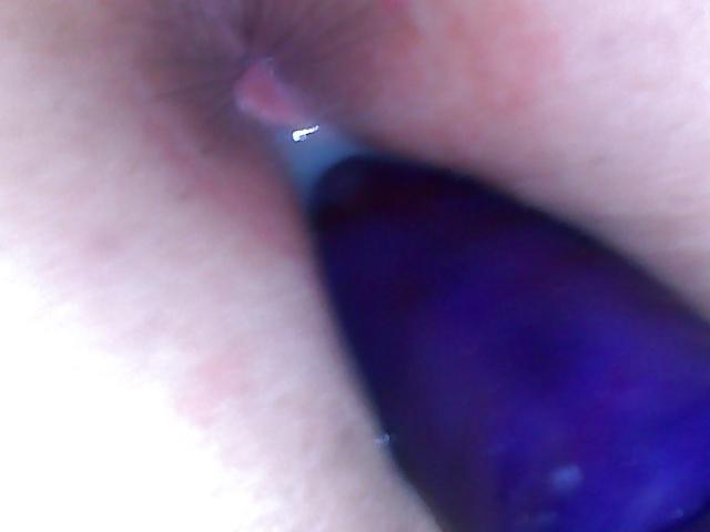 8P Buxom Brunette