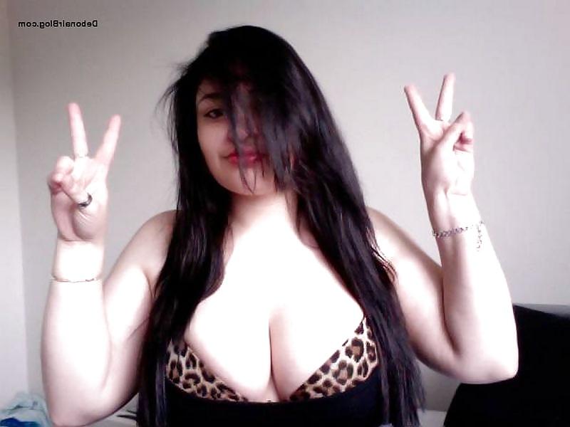 10P Arab Sexy Friend