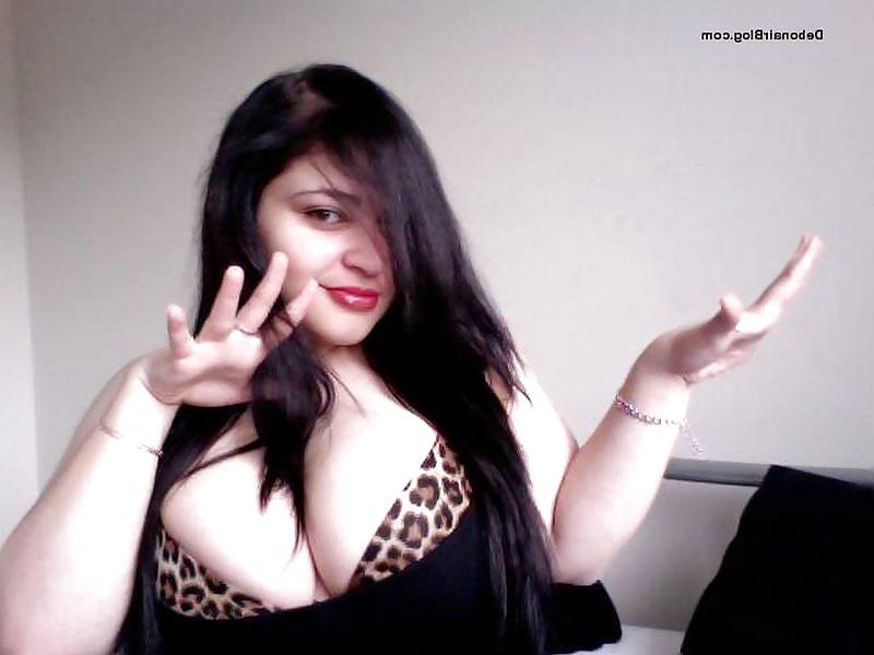 10P Arab Sexy Friend