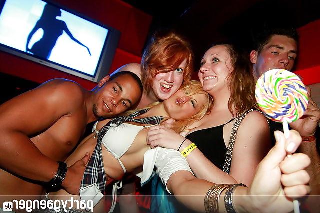 18P Welcome party for immigrant men in bavaria