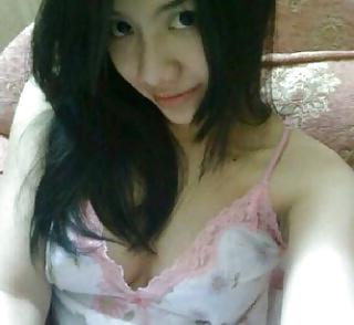 5P Girl friend naked selfie pic ..