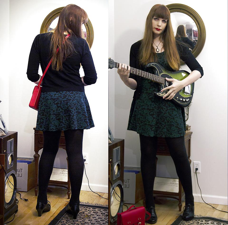 25P Pantyhose & Guitars
