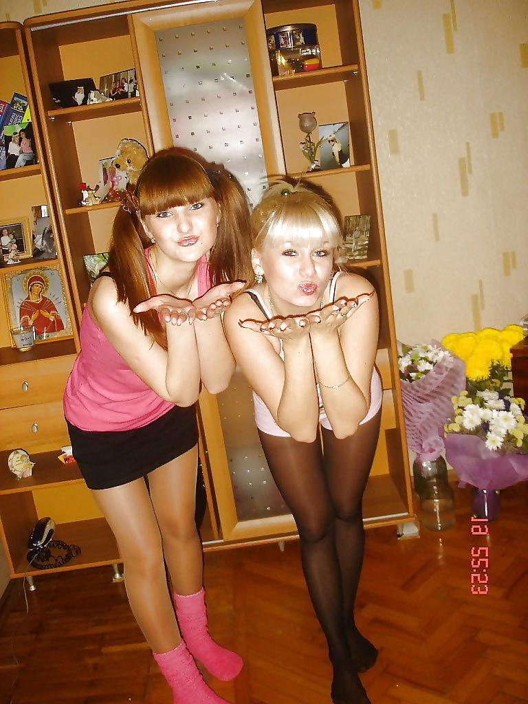 25P Black pantyhose pics !!!!!