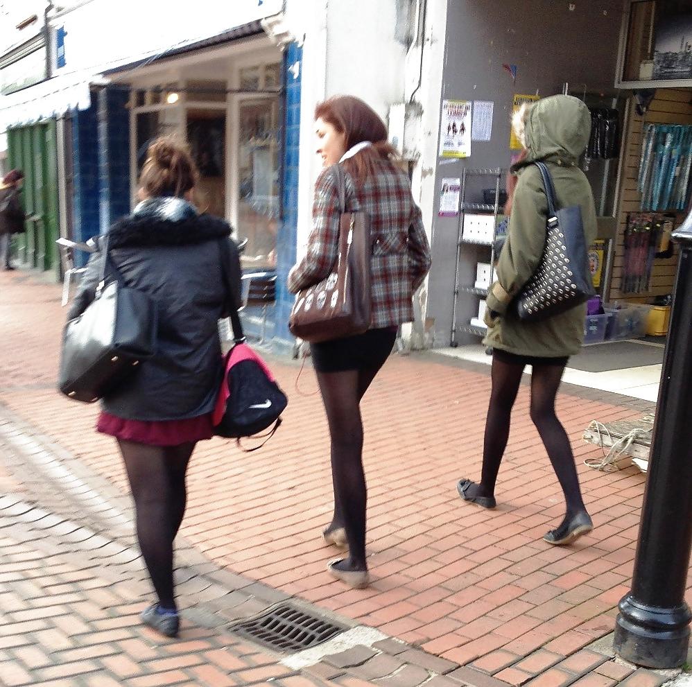 25P Black pantyhose pics !!!!!