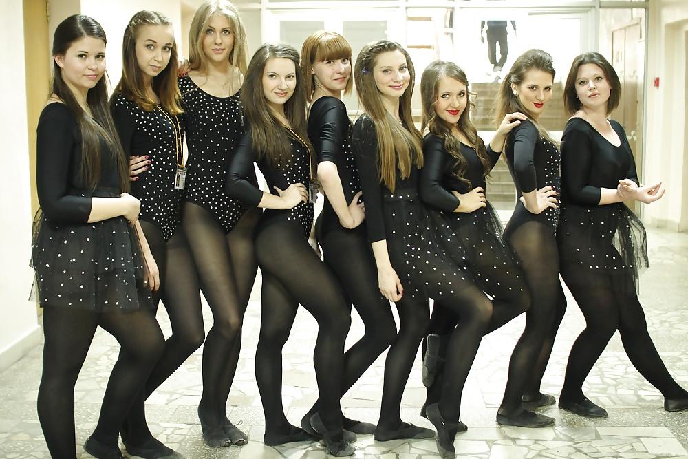 25P Black pantyhose pics !!!!!
