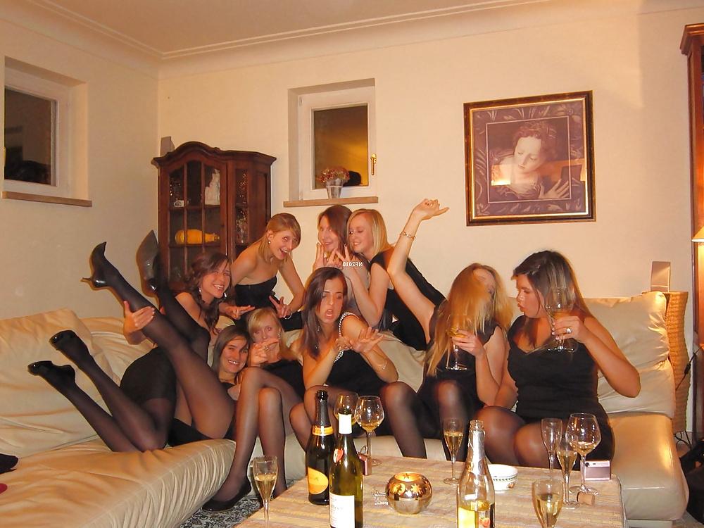 25P Black pantyhose pics !!!!!