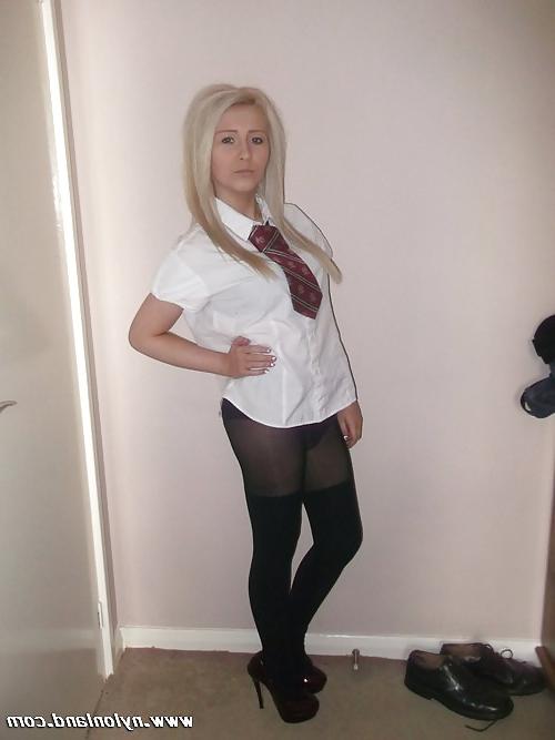 25P Black pantyhose pics !!!!!