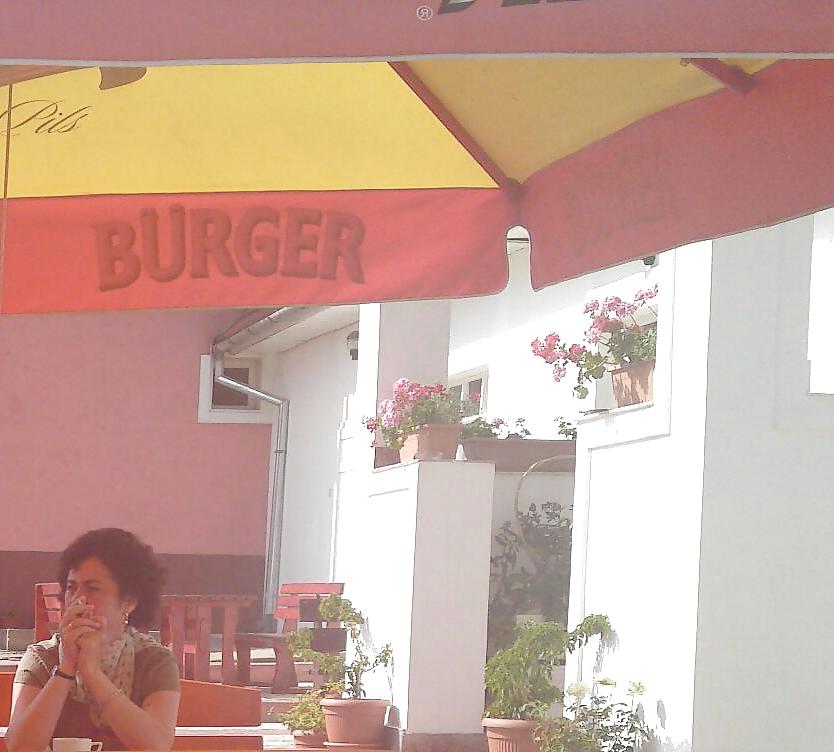 25P Spy restaurant old + young romanian