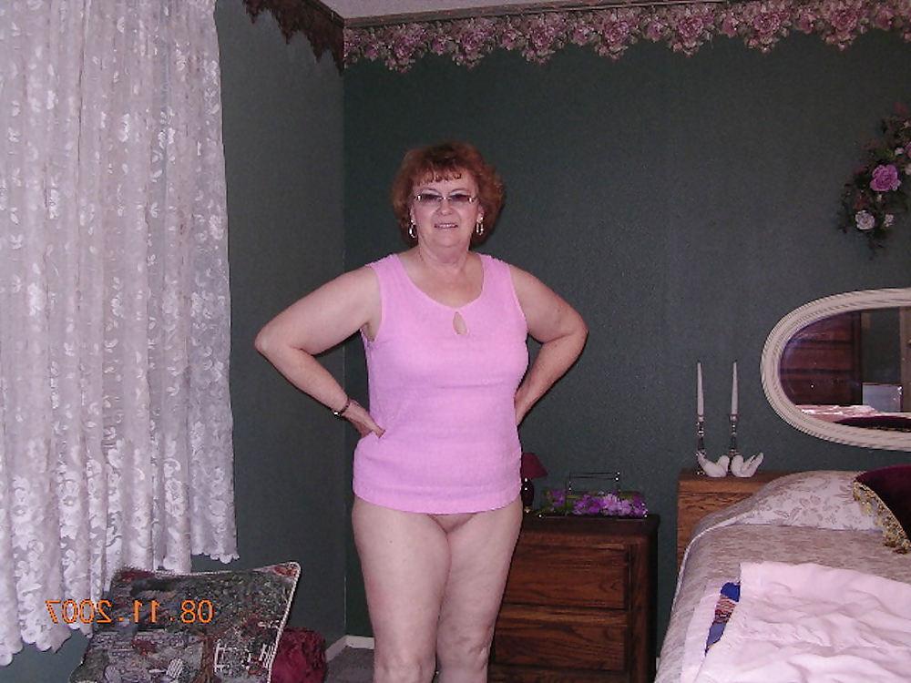 15P Mature White Women From the Net #2