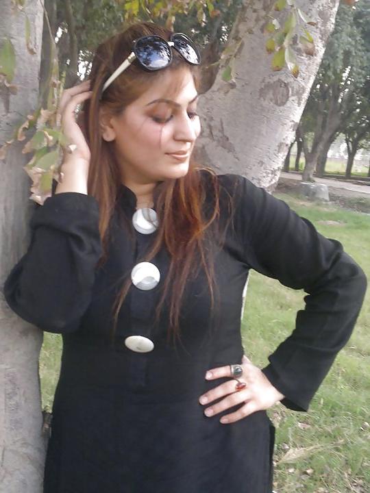 25P Pakistani  Aysha Ch. sexy body for you long cock