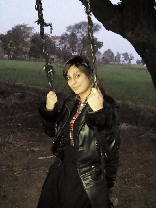 25P Pakistani  Aysha Ch. sexy body for you long cock