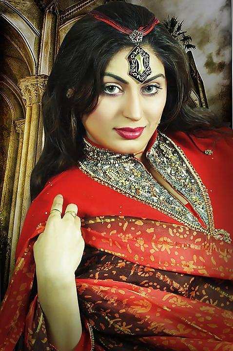 25P Pakistani  Aysha Ch. sexy body for you long cock