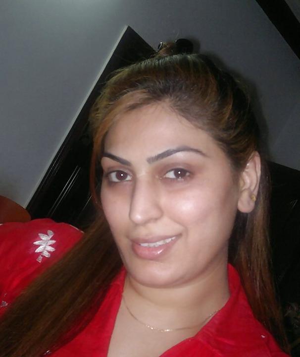 25P Pakistani  Aysha Ch. sexy body for you long cock