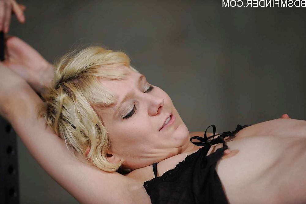 25P Lesbian Pussy Domination