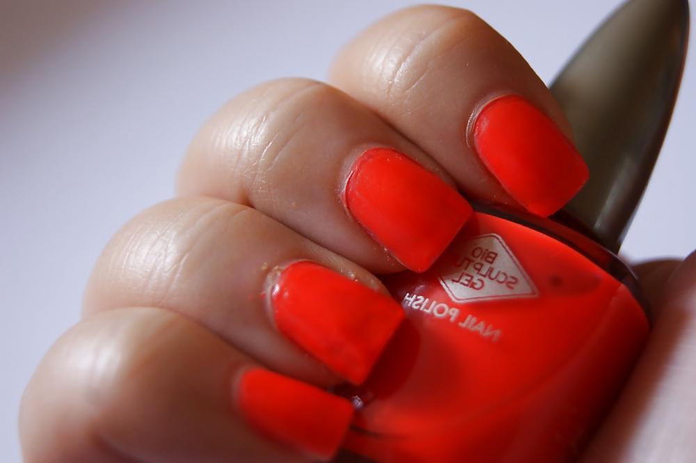 25P Nails