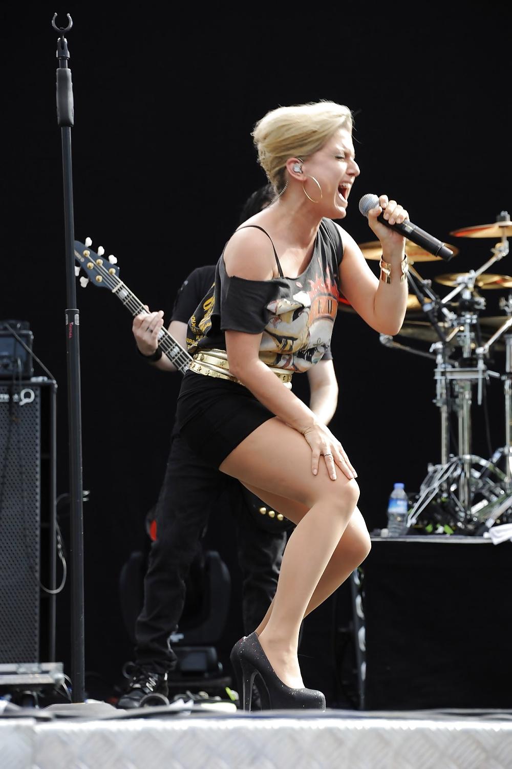 14P Jeanette Biedermann in pantyhose 