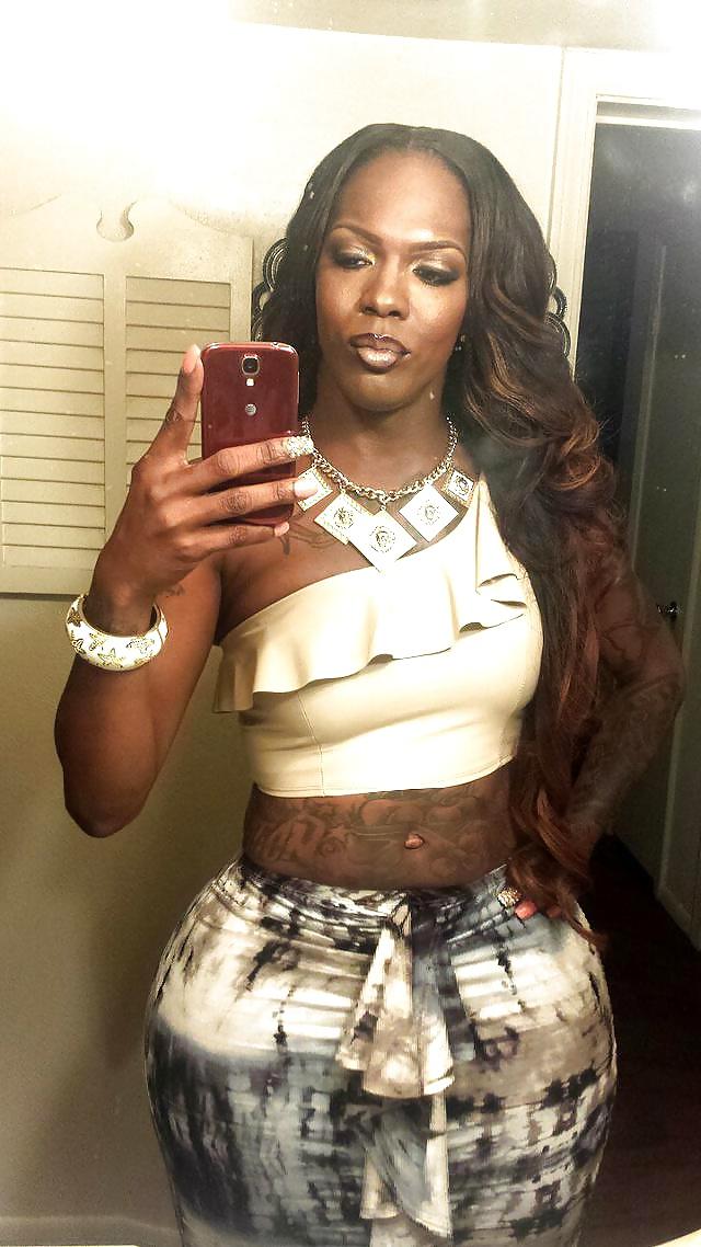 11P HIPPY TRANSEXUAL