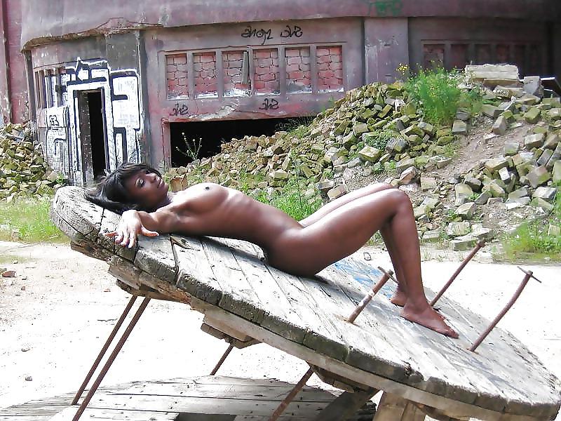 25P Hot chicks with long nails and long toenails