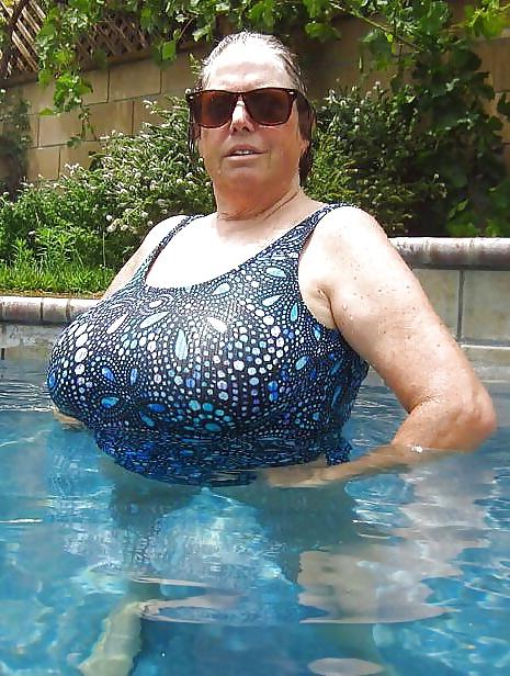 25P Busty Mums on Holiday