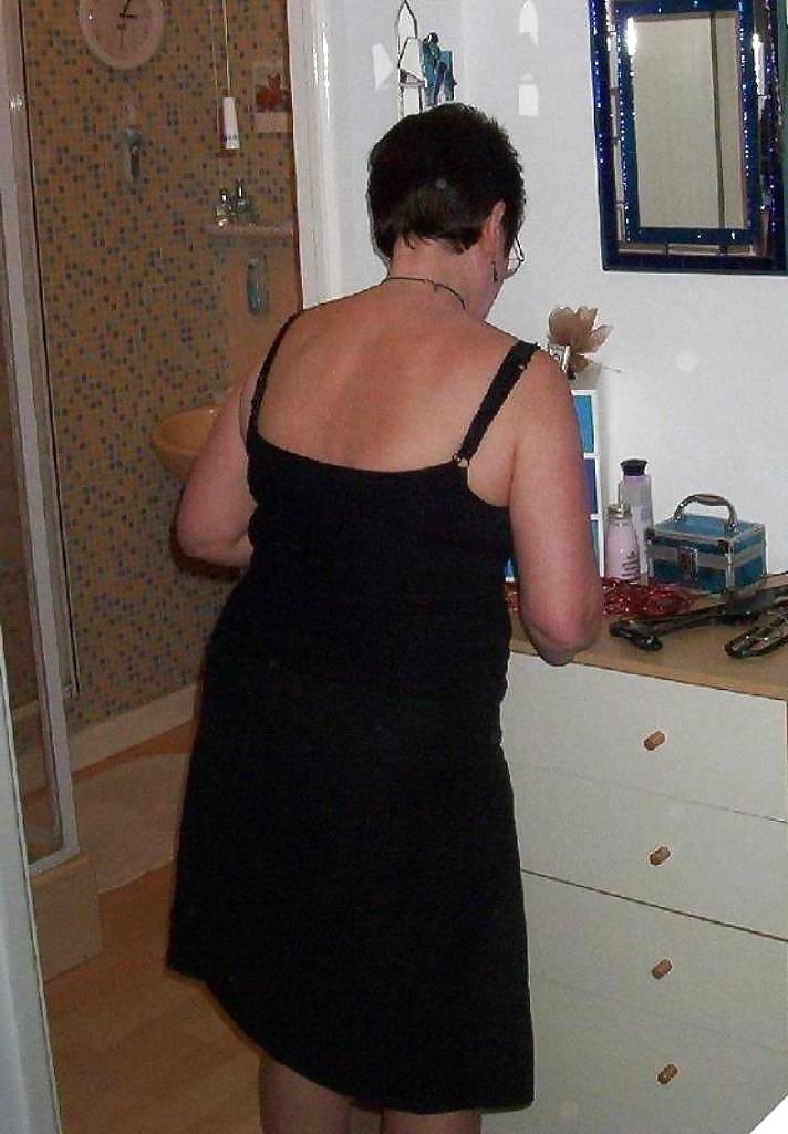 25P Dogging Mom at home